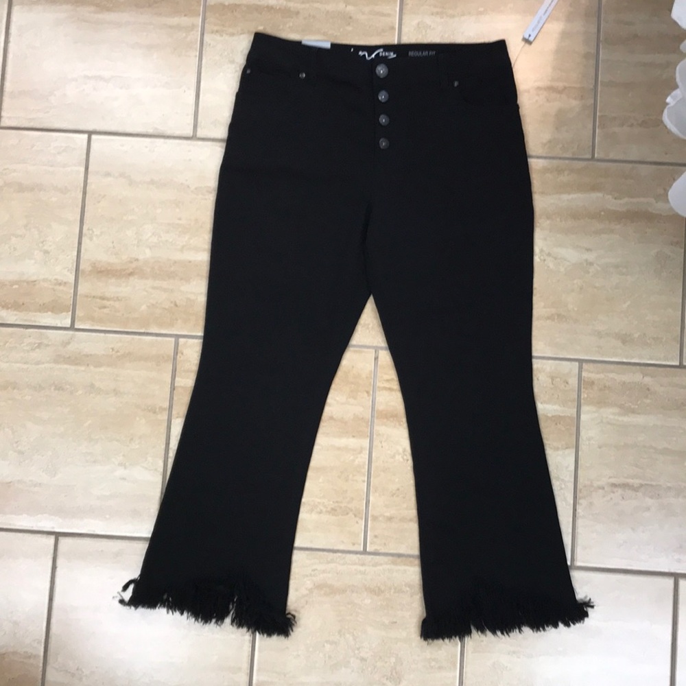 INC BLACK CROP REGULAR FIT FRINGE JEANS